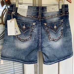 Miss me NWT mid rise mid shorts size 29